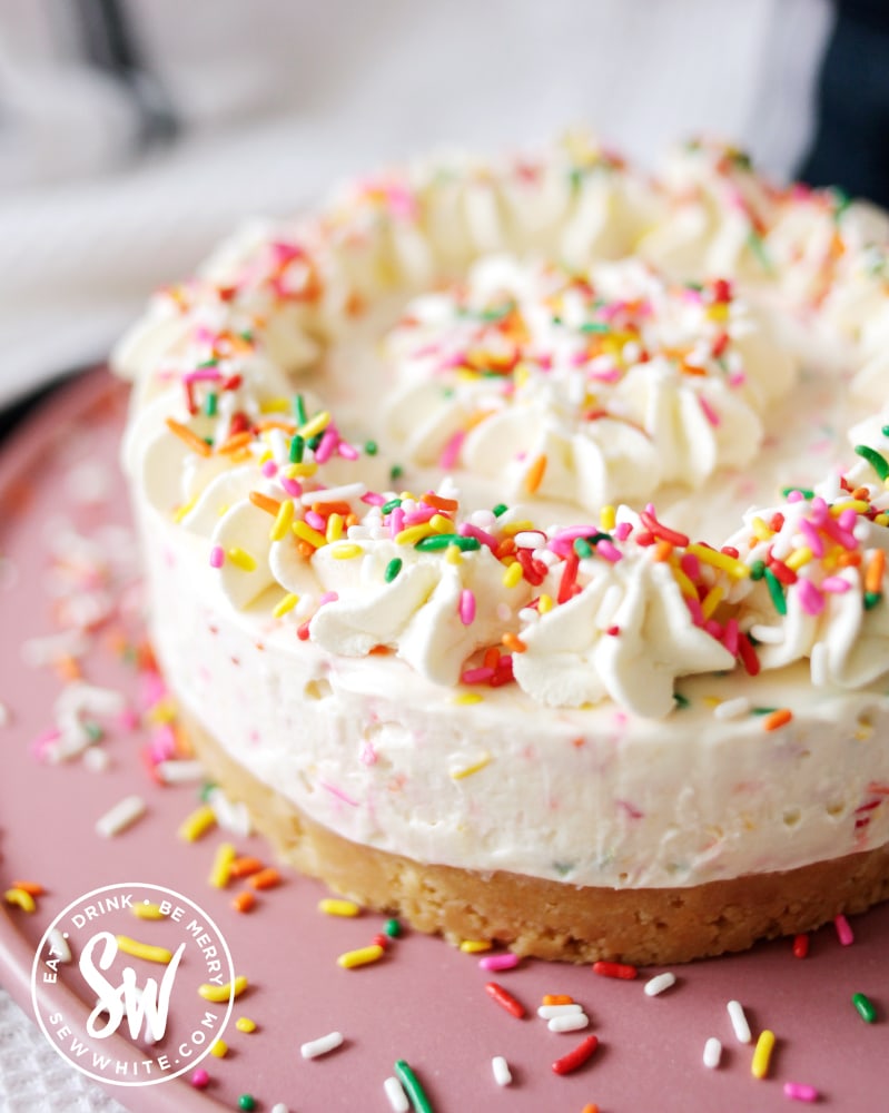 pics Cheesecake Birthday Cake Uk funfetti cheesecake easy no bake sprinkle cheesecake