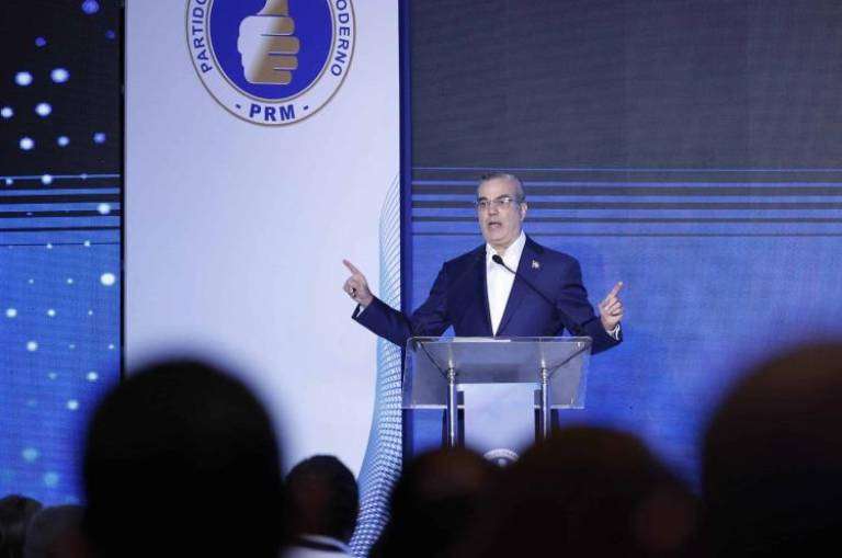 Reforma constitucional impedirá a Abinader la reelección