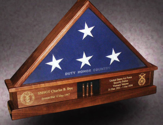 Modern display of the Confederate flag - flag display case Modern display of the Confederate flag - flag display case