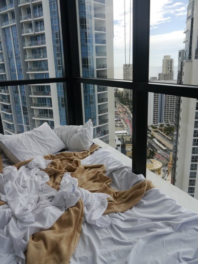 8 Romantic Bedroom Ideas Just In Time For Valentine S Day Sheknows