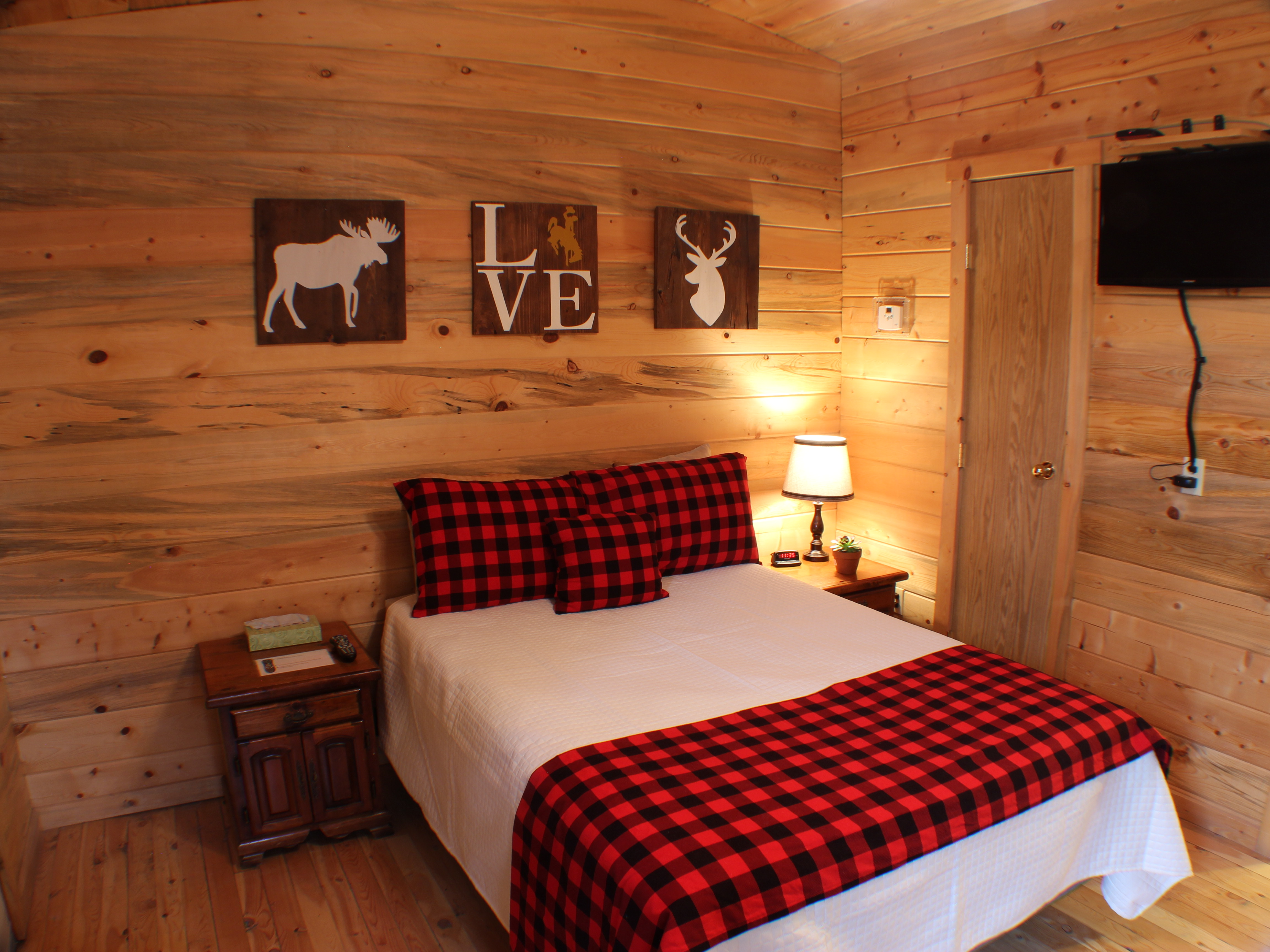 Full size cabin bed
