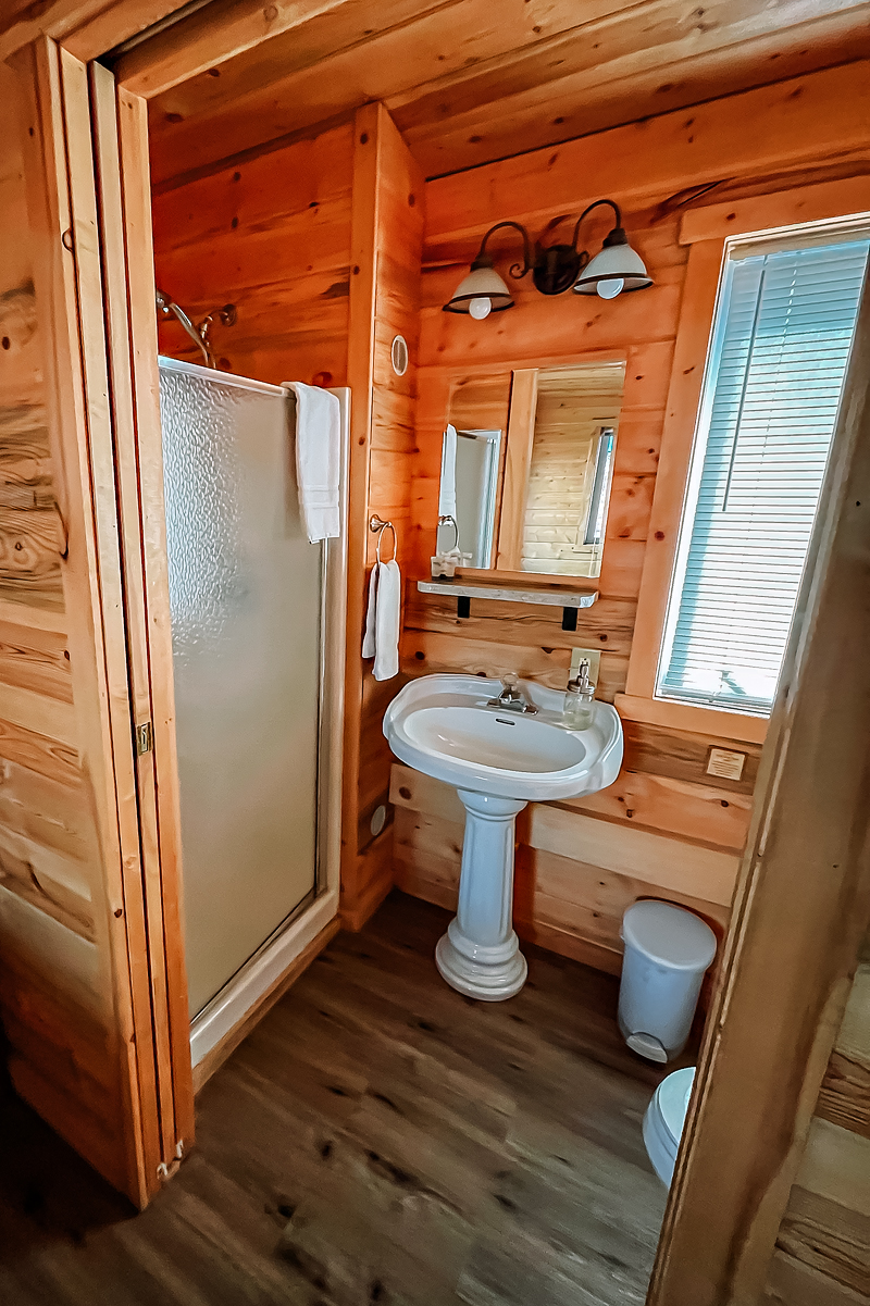 Queen/full cabin bathroom