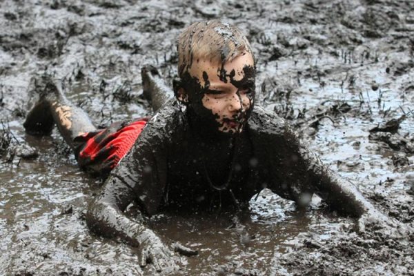 গোসলে সাবানের চেয়ে মাটি বেশি উপকারী! bath soil