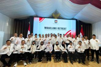 Dua dari kiri bawah, H. Slamet Junaidi Foto Bersama Usai Menerima Materi Retreat di Magelang Akmil