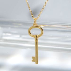 RI01065þCOLLIER CLÉF DORE