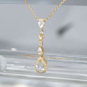 RI01069þCOLLIER GOUTTE DORE