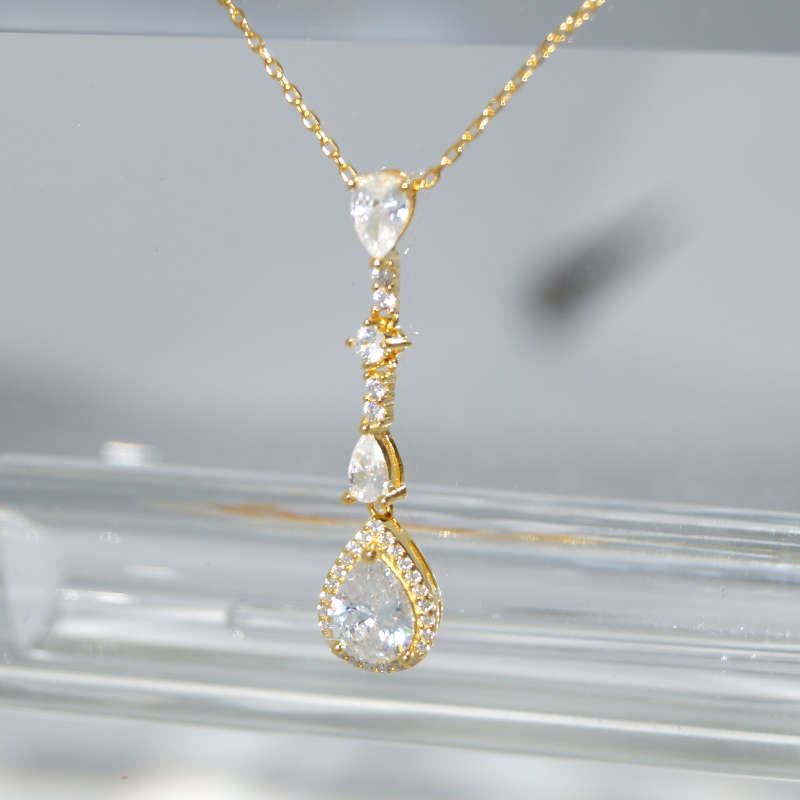 RI01069þCOLLIER GOUTTE DORE