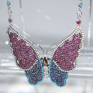 RI01114þSAUTOIR PAPILLON PERU