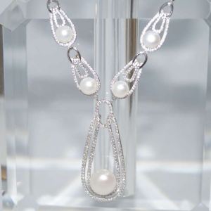 RI01118þCOLLIER CLIP PERLE