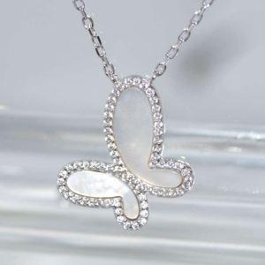 RI01122þCOLLIER PAPILLON NACRE