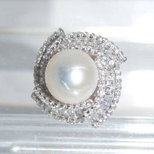 RI01307þBROCHE PINS PERLE