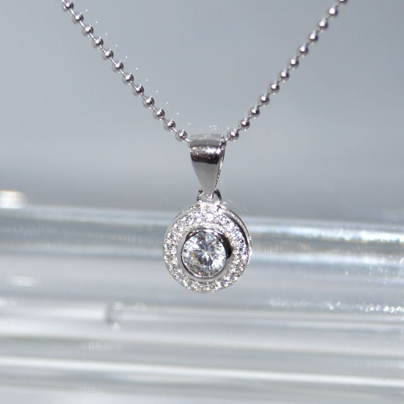 RI01637þCollier Brillant Pave