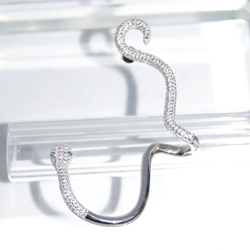 SL01332þMono Boucle Serpent Earcuff