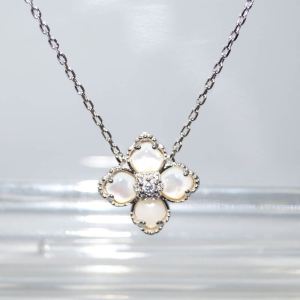 SL01512þCollier Fleur Nacre