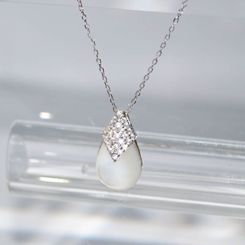 SL01569þCollier Goutte Nacre Pave