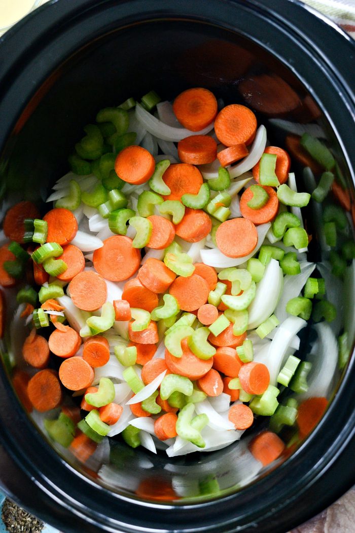 Slow cooker chicken and vegetables