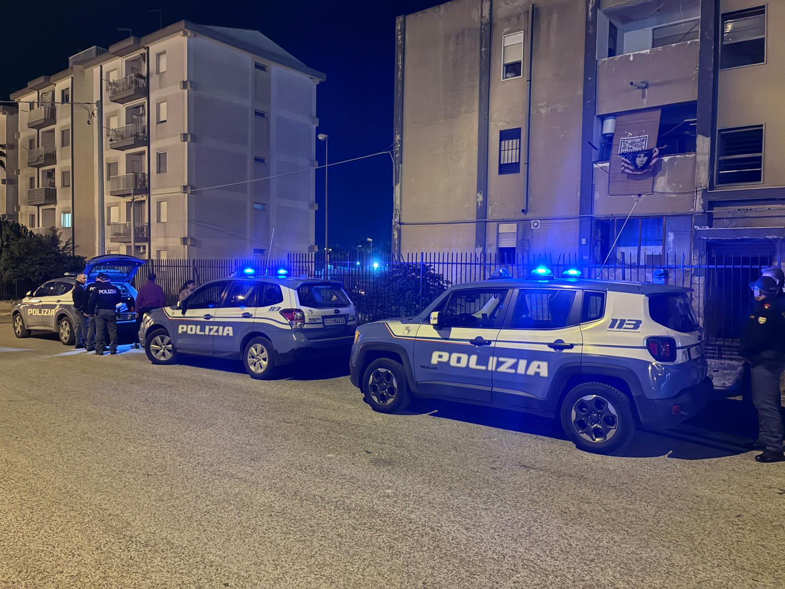 ROSOLINI – DENUNCIATE 9 PERSONE PER OCCUPAZIONE ABUSIVADI EDIFICI, 4 DELLE QUALI SONO STATE DENUNCIATE ANCHE PER FURTO DI ENERGIA ELETTRICA