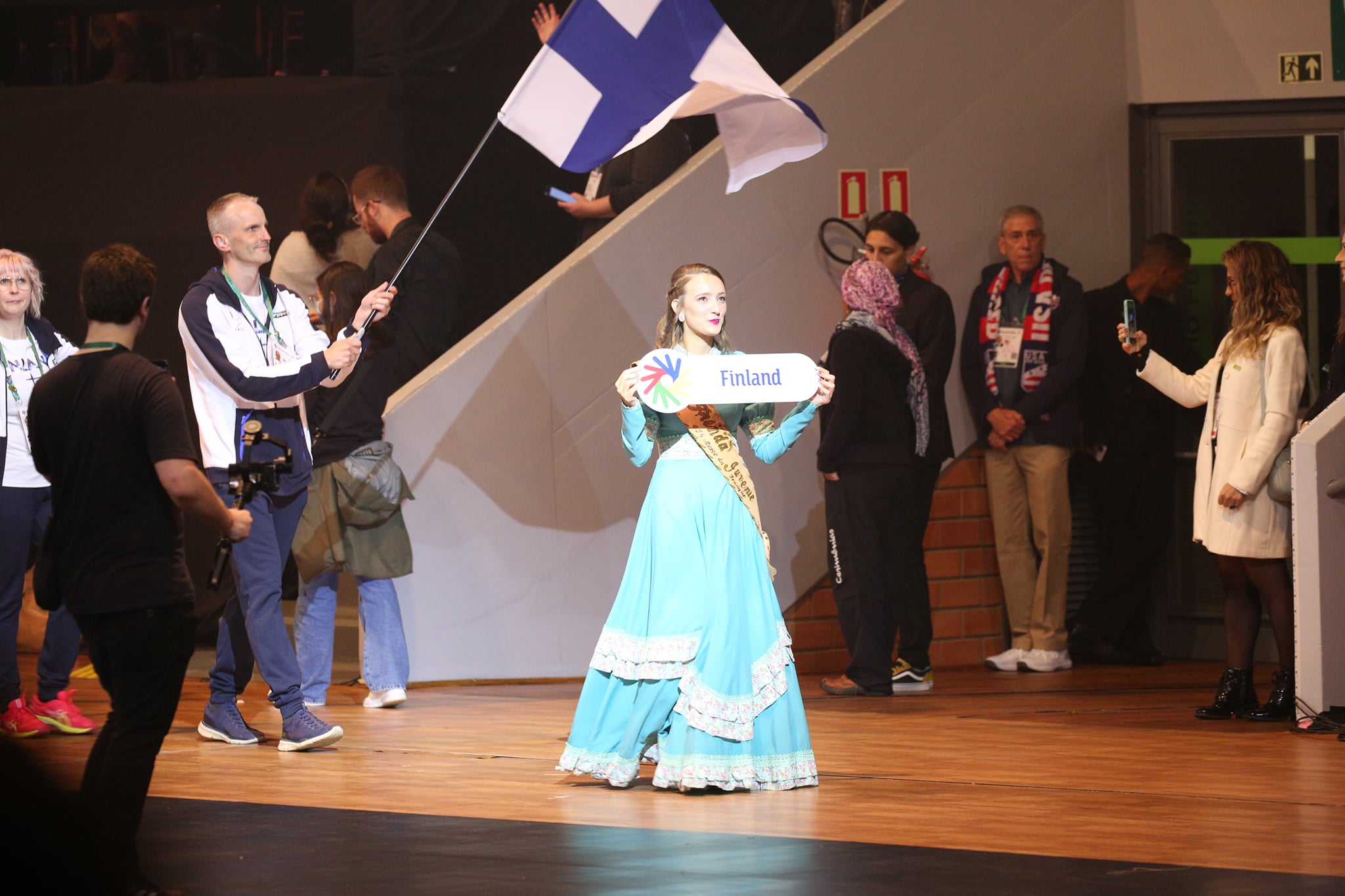 Read more about the article Jussi Ahola Suomen lipunkantaja avajaisissa