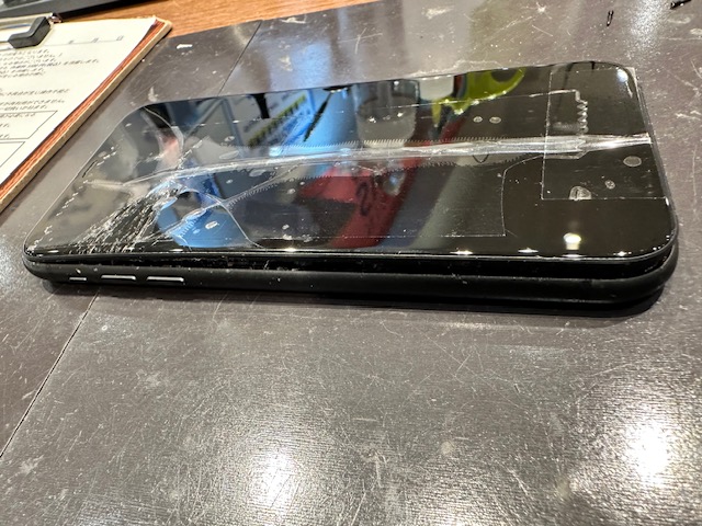 iPhoneXR　画面交換　富田林市