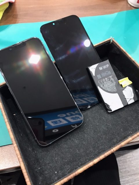iPhone13pro　画面、バッテリー交換