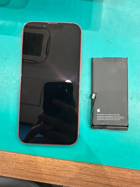 iPhone12miniのバッテリー交換　羽曳野市よりお越しのお客様