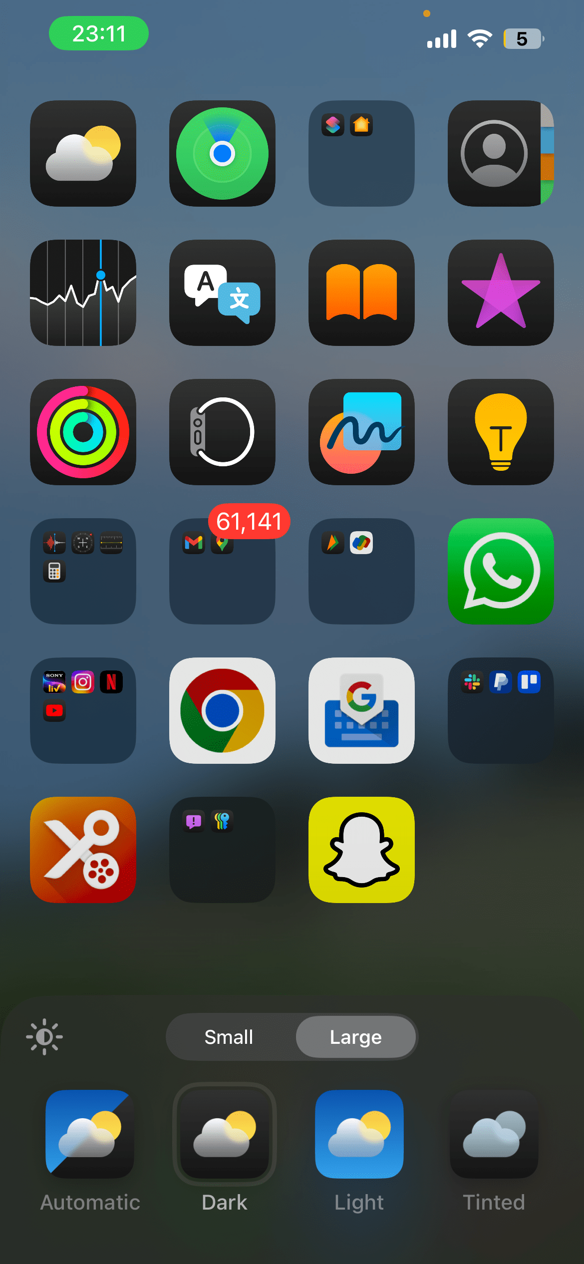 iOS 18 dark mode home screen app icons