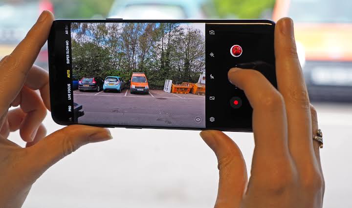 iQOO Neo 10R Vs. POCO X7 Pro: कैमरा