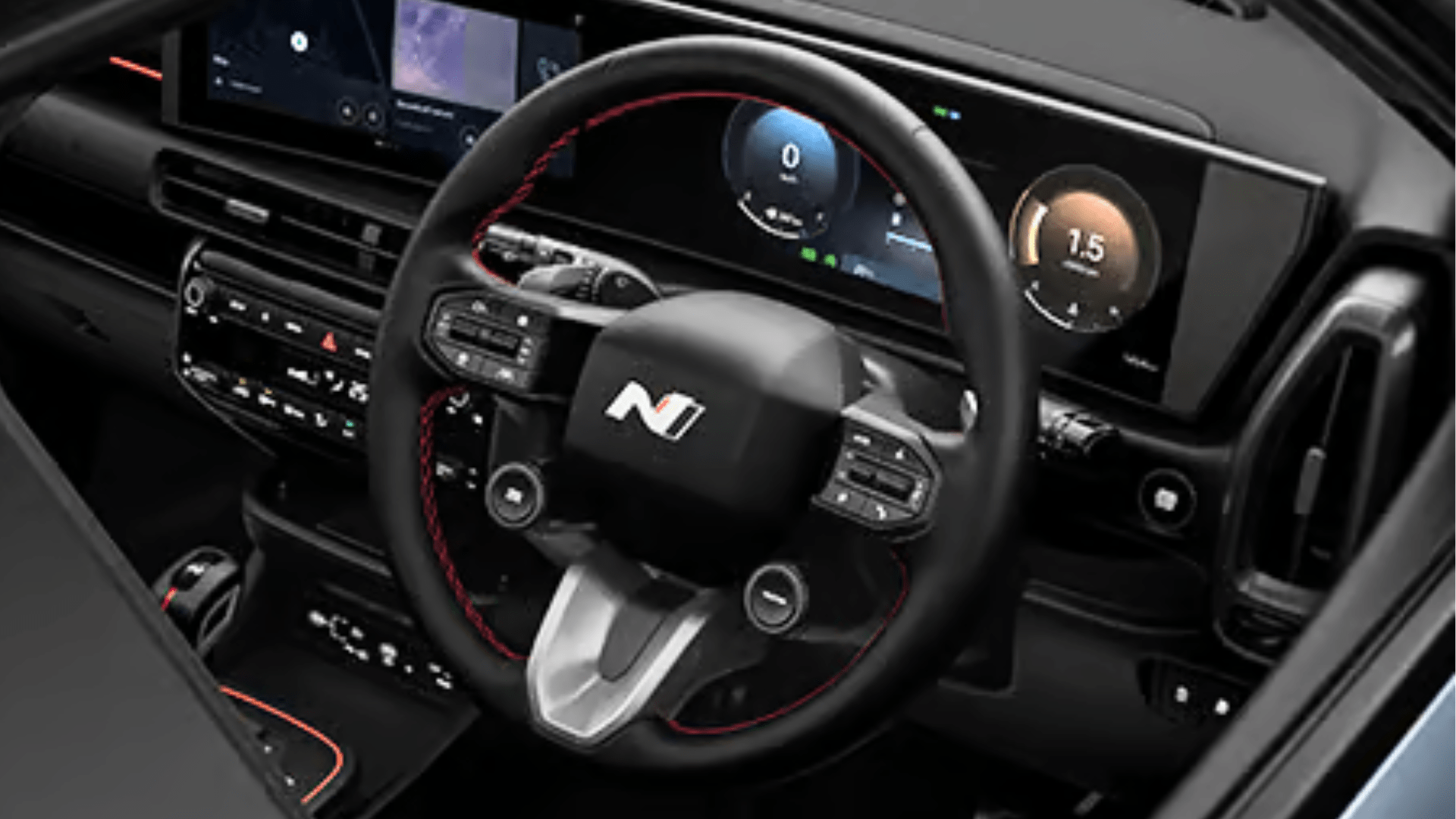 Hyundai Venue N Line vs. Venue 2025