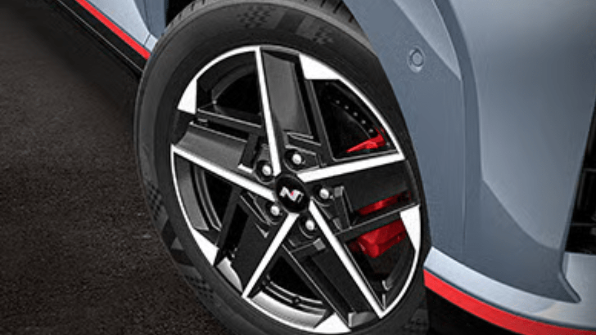 Hyundai Venue N Line vs. Venue 2025