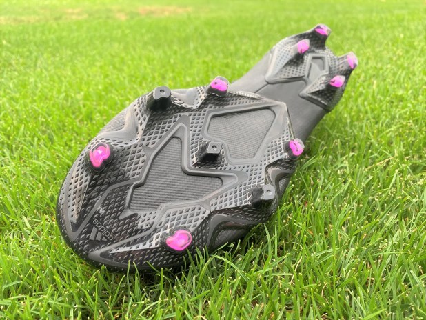 8/15まで値下げ！ Predator Mutetor 20.1 Low FG 8/15まで値下げ！ Predator Mutetor 20.1 Low FG - メルカリ