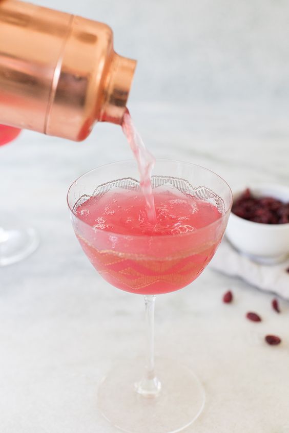 10 Cocktail Recipes Everyone Should Know How To Make