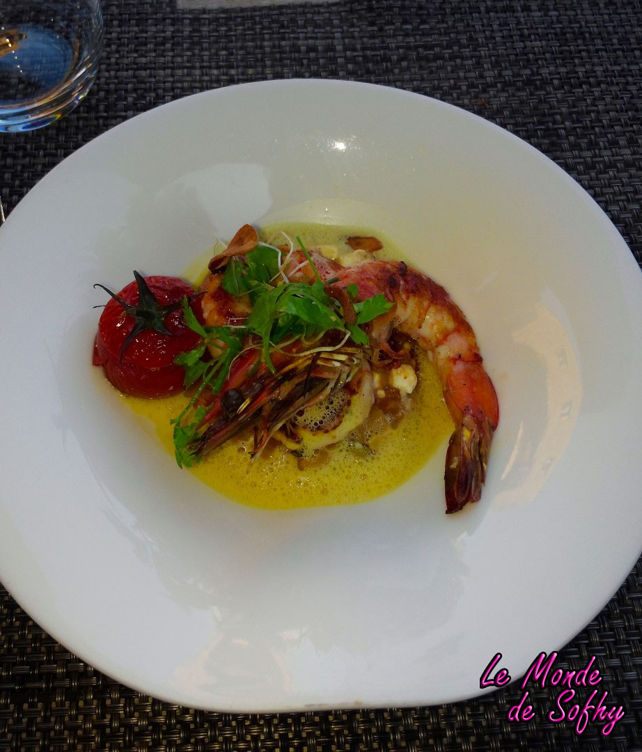 Gambas grillés, compotée de légumes, sauce à l'anis