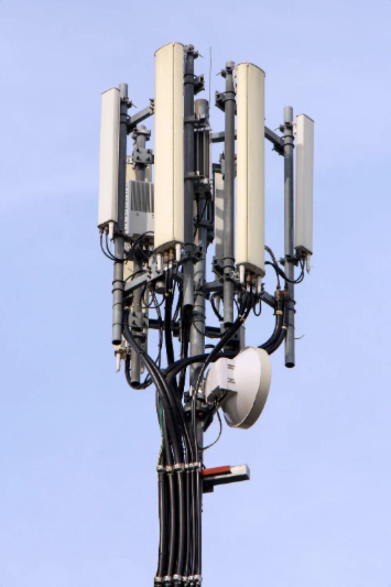 How To Optimize Your Mobile Infrastructure Just Total Tech - Premium Dark Pattern Gallery - Desktop