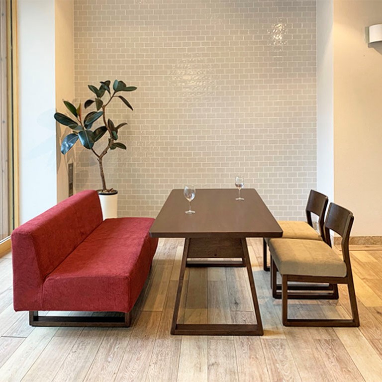 Sofa dining for a relaxing time
