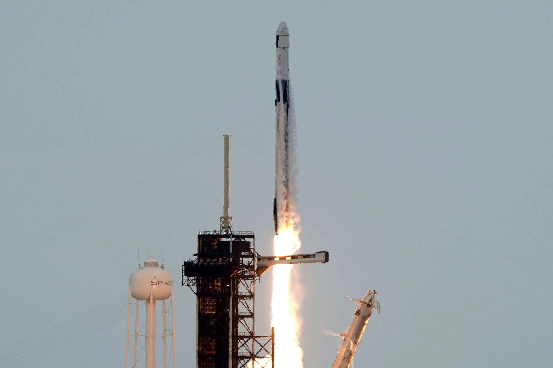 « Un vol si rapide que ça en devient inquiétant » - SpaceX pulvérise un record vers l’ISS