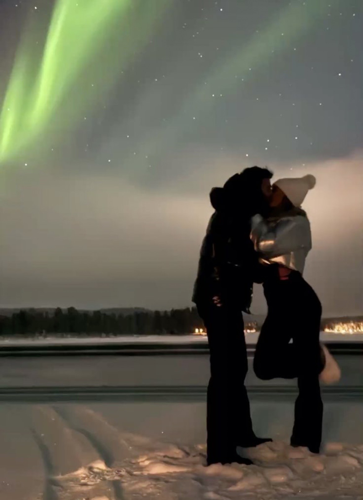 1:22 Twin Flame Healing — Mercury conjunct Pluto in Aquarius