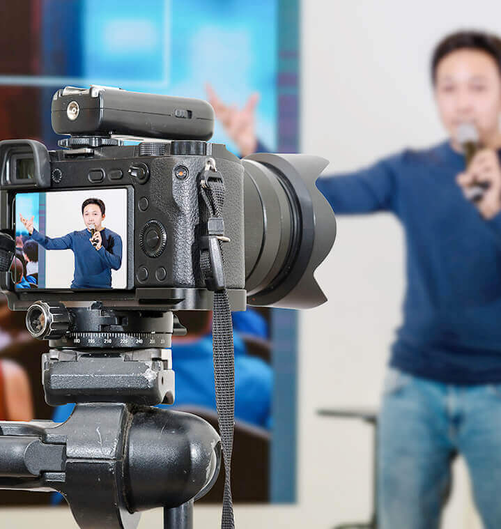 Webinars - Engage powerfully through immersive digital experiences. Find your perfect speaker now!