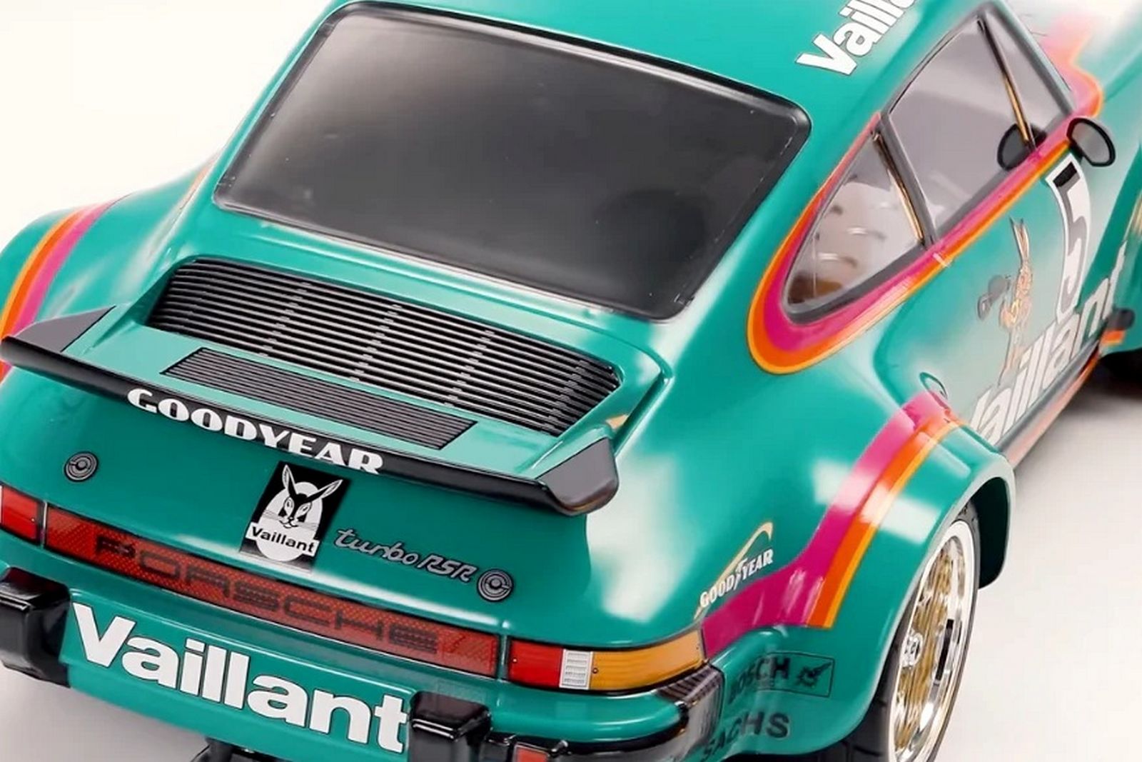 Tamiya Porsche 934 Coupé Vaillant (1976) 50th Anniversary Edition