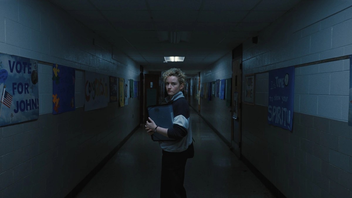 Weapons, recensione: Julia Garner e Josh Brolin protagonisti di una favola nera sulla manipolazione