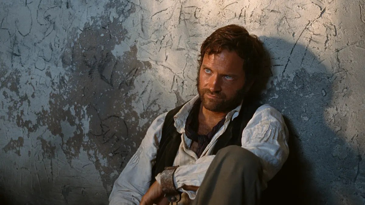 Testa o croce?, recensione: Alessandro Borghi e Nadia Tereszkiewicz in un anti western