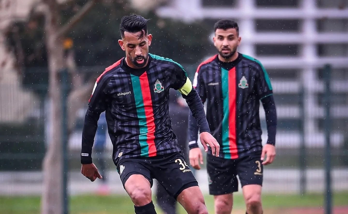 إدارة الجيش الملكي ترفض كراء الطائرة وتسافر إلى الجزائر عبر مطار تونس