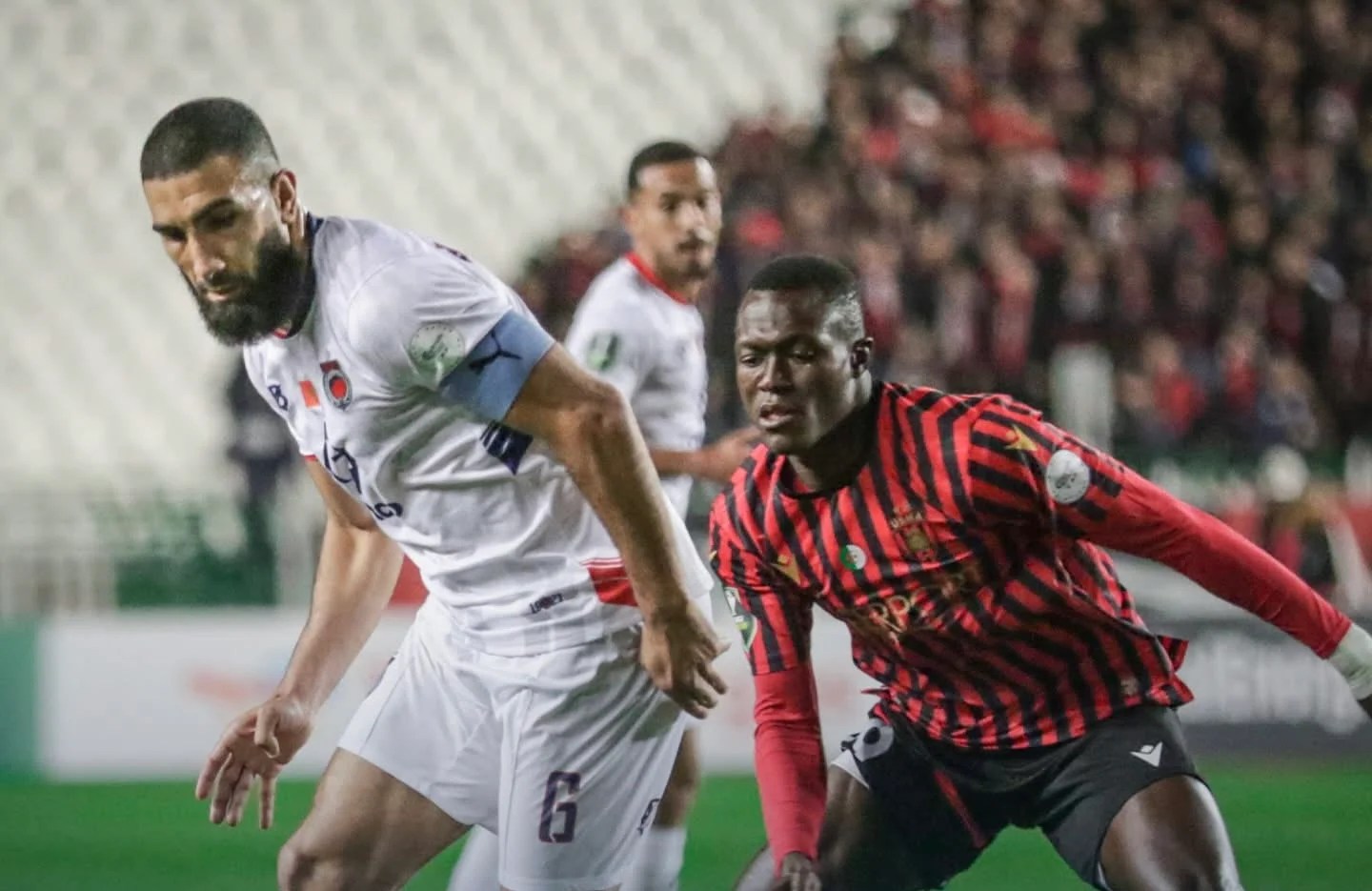 أولمبيك آسفي يعود بتعادل من الجزائر ويكتفي بوصافة المجموعة أولمبيك آسفي يعود بتعادل من الجزائر ويكتفي بوصافة المجموعة