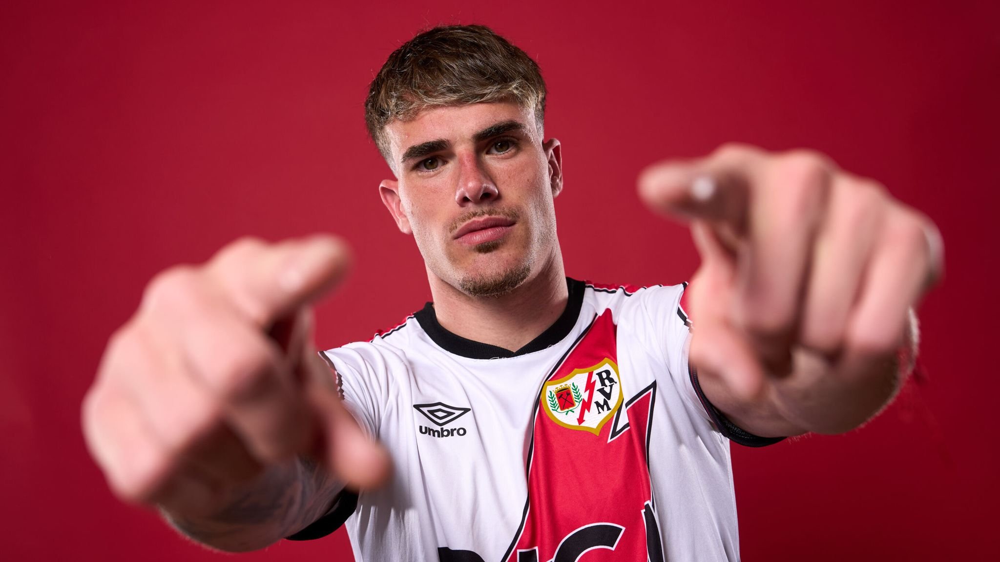 Transfer news: Chelsea are closing in on a move for Pep Chavarria, as Xabi Alonso continues an overhaul of the squad.