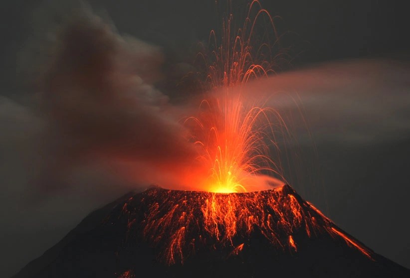 World’s Largest Volcano Torches Skies As It Erupts For The First Time In Four Decades