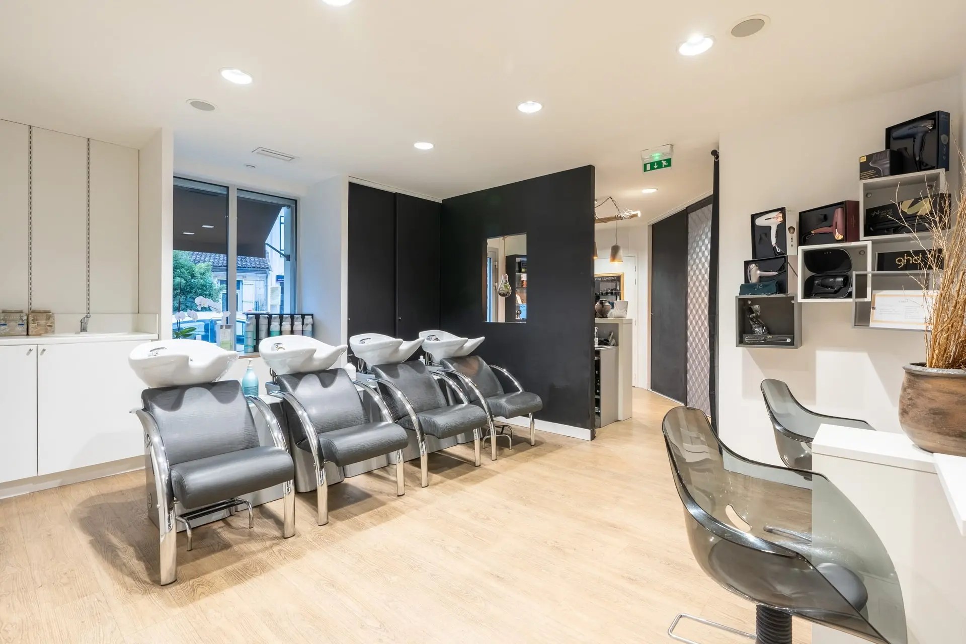 Intérieur du salon Stéphan à Bordeaux Caudéran