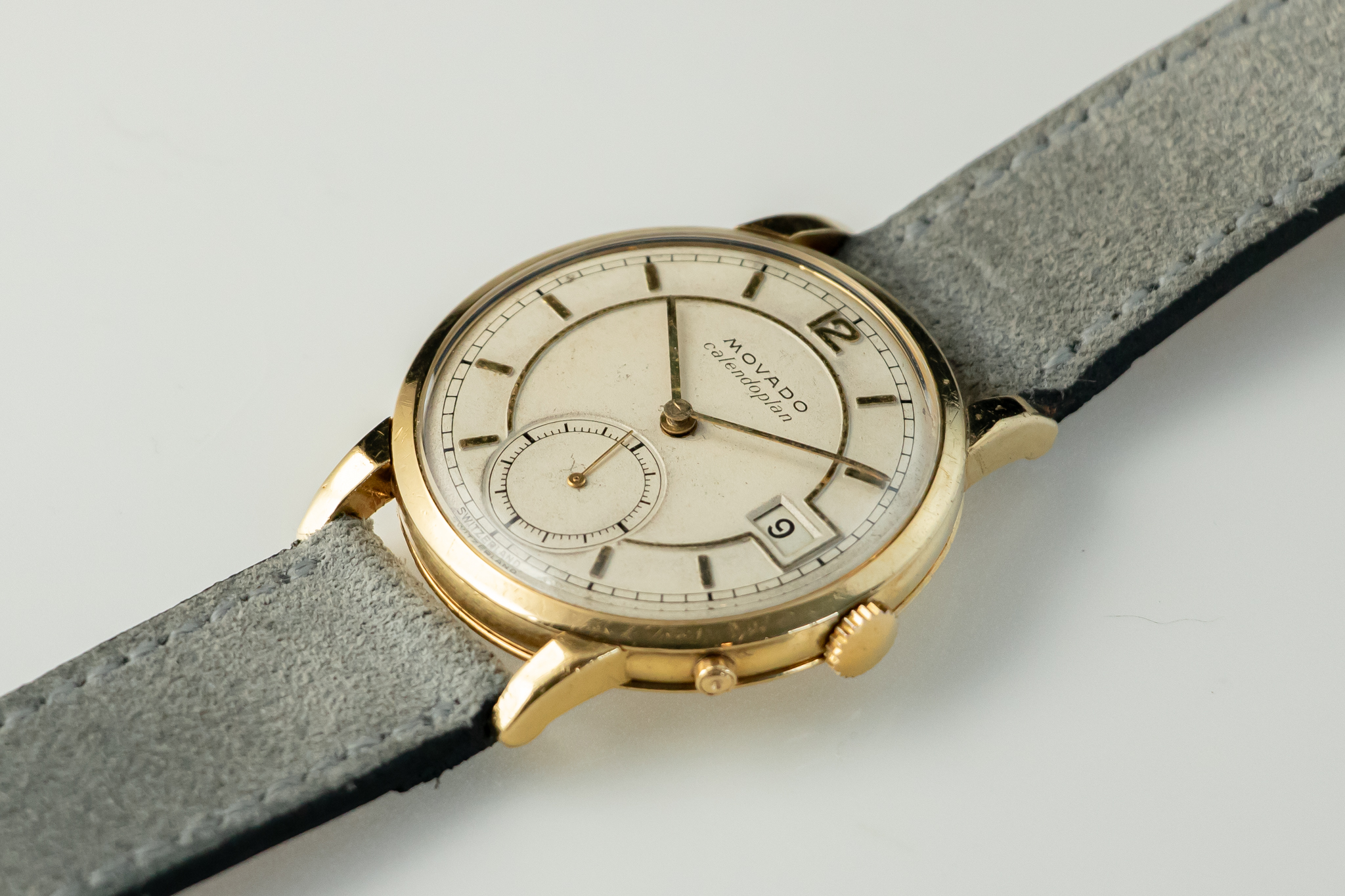 1950'S MOVADO REF. 8137 CALENDOPLAN, 34MM, 18KT YG • Vintage