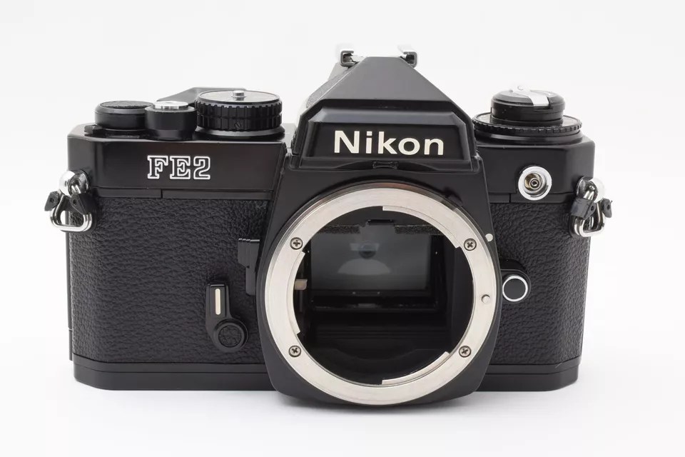 Nikon FE2 vue de face