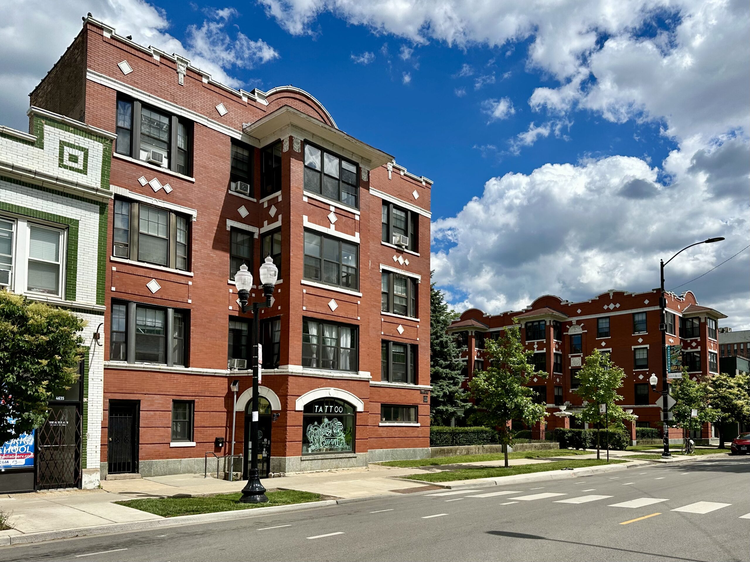 courtyard apartment building