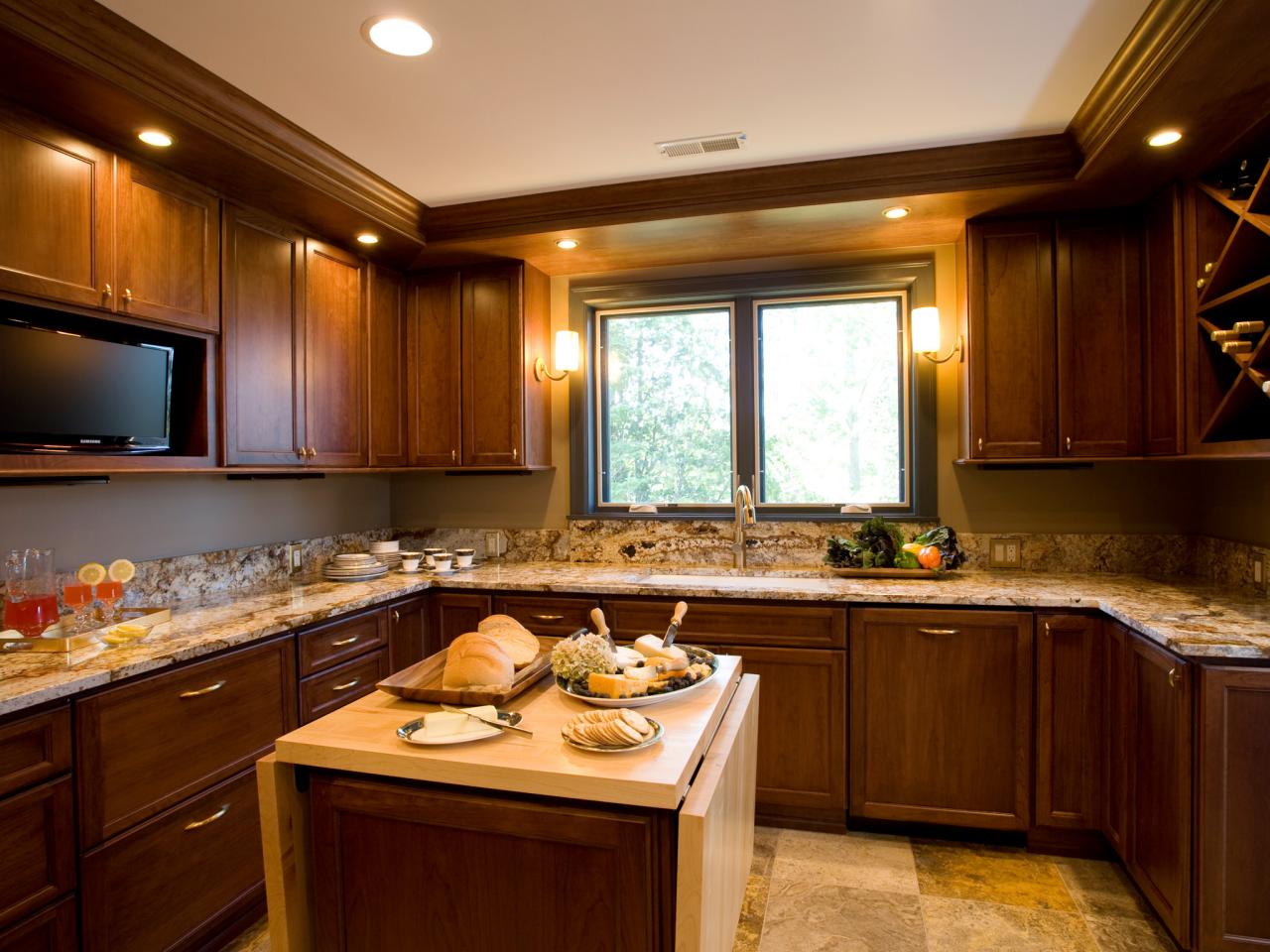 45+ Astonishing Rustic Kitchen Island Design And ...