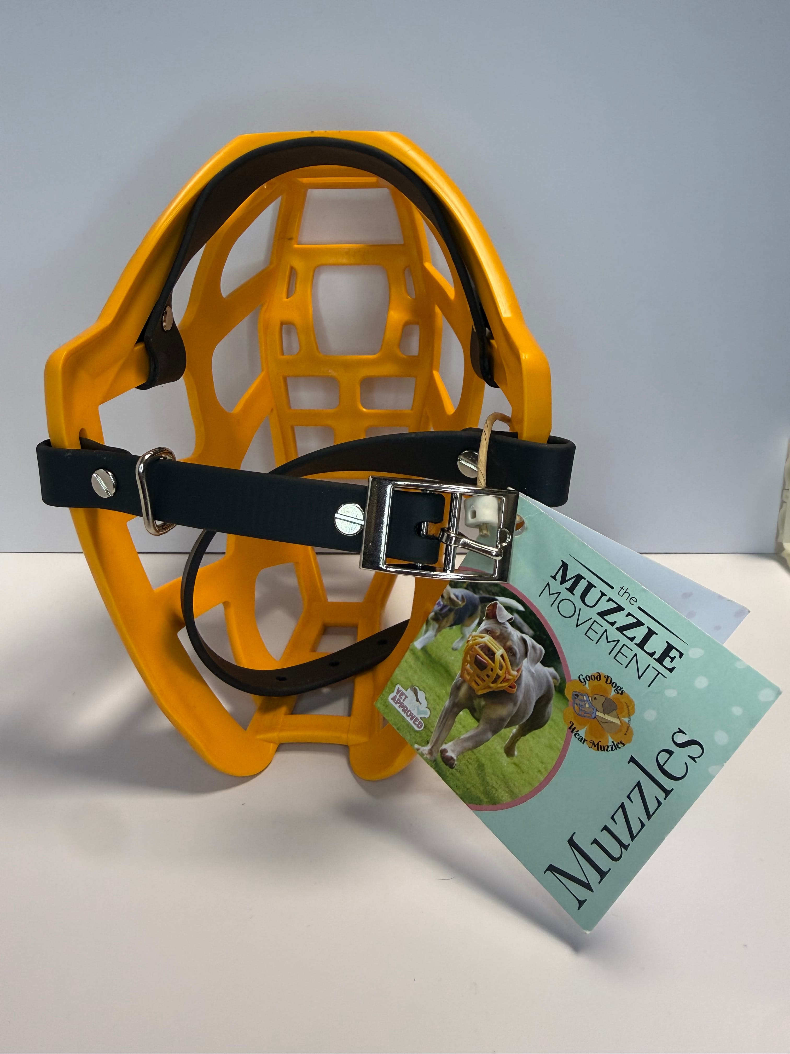 Muzzle Movement Kaganiec Taz Orange z Czarnymi Paskami – Lekki Kaganiec Fizjologiczny dla Psa.